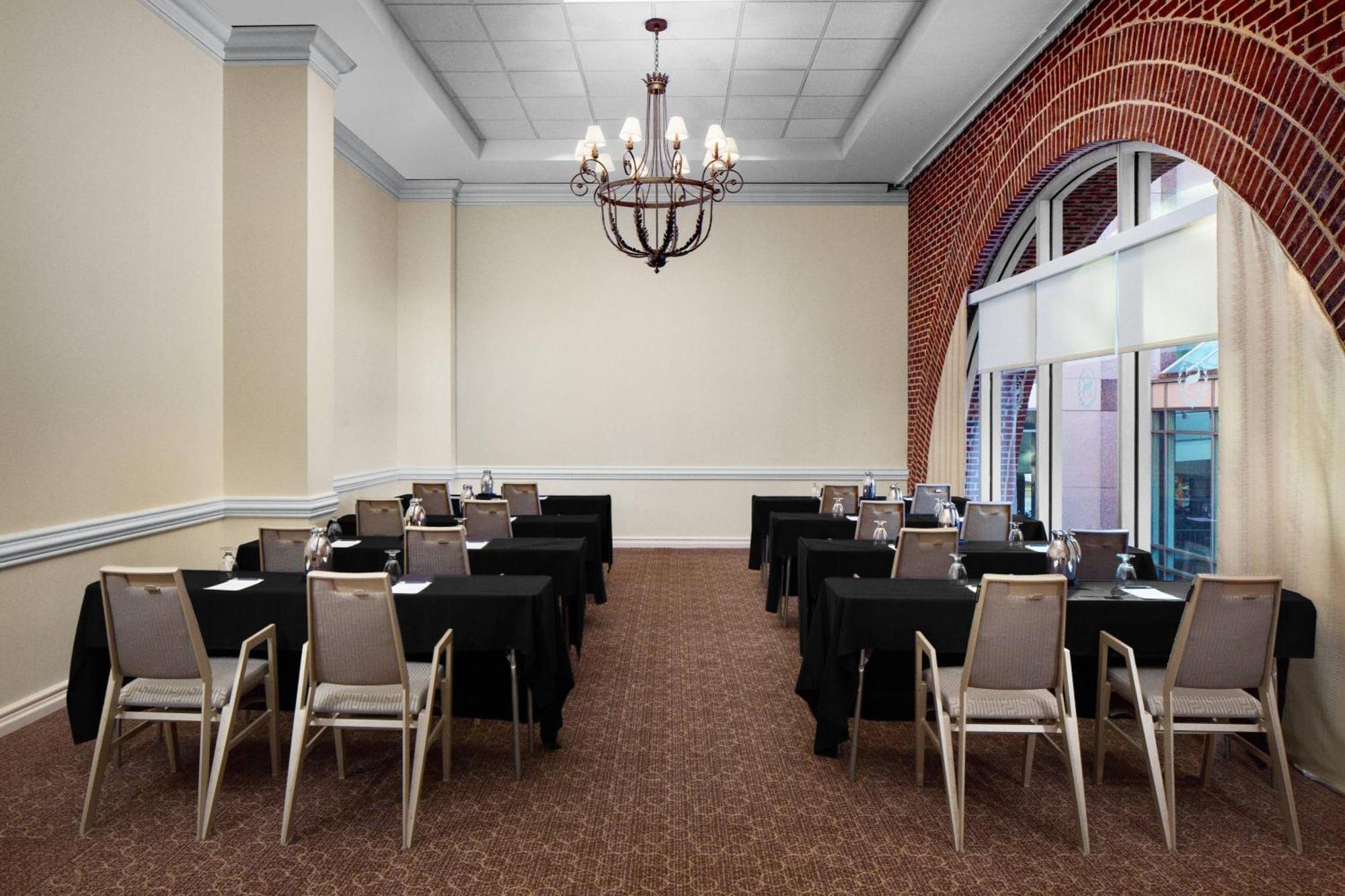 Sheraton Raleigh Hotel Bagian luar foto