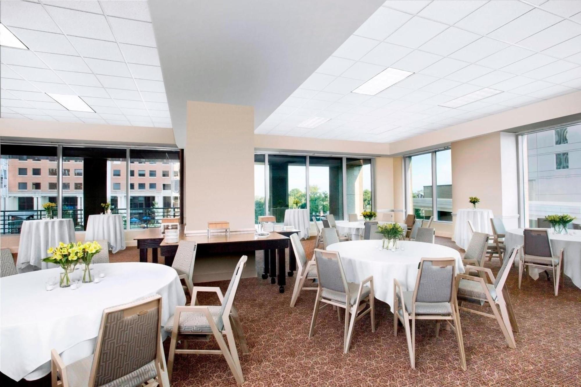 Sheraton Raleigh Hotel Bagian luar foto