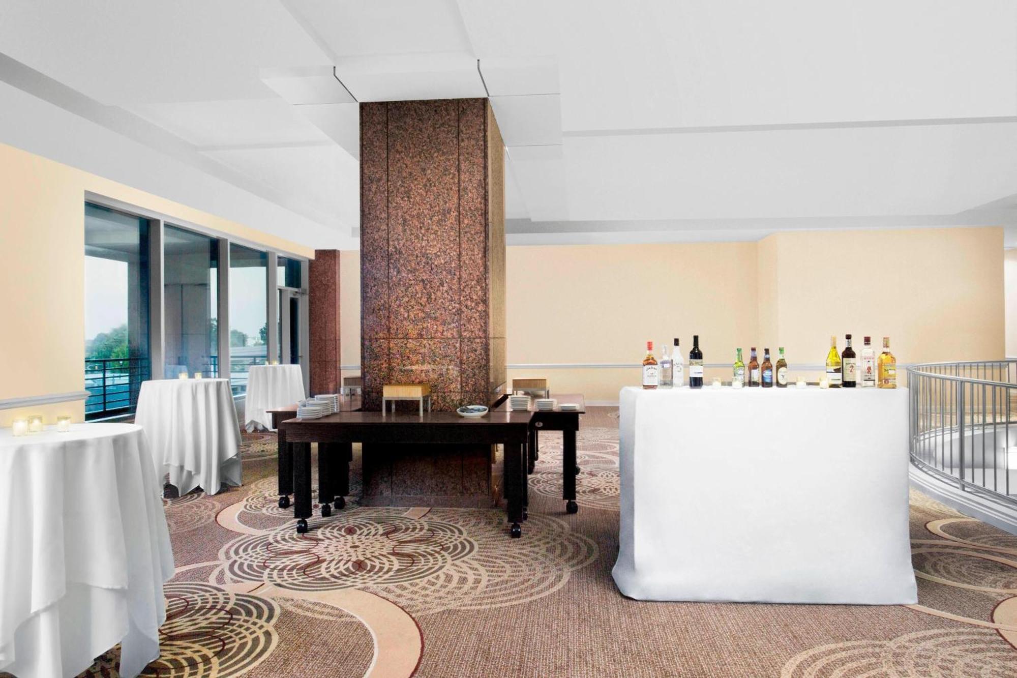 Sheraton Raleigh Hotel Bagian luar foto