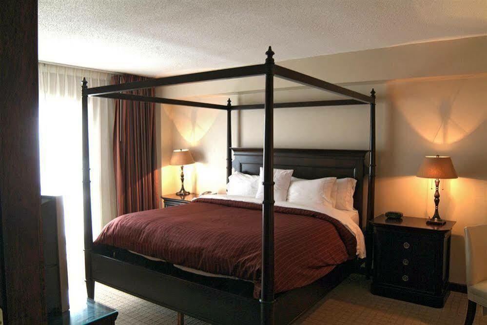 Sheraton Raleigh Hotel Bagian luar foto