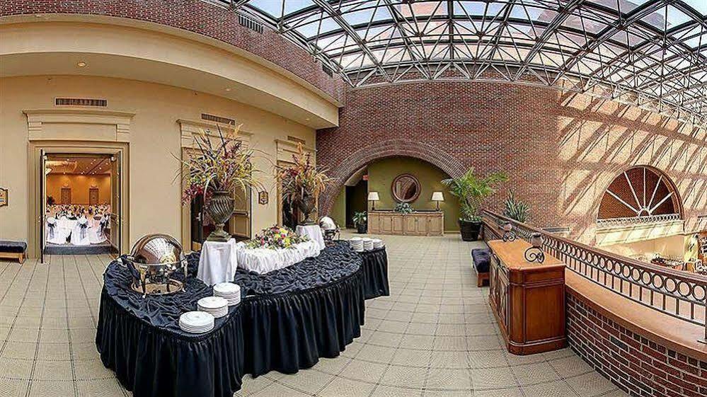 Sheraton Raleigh Hotel Bagian luar foto