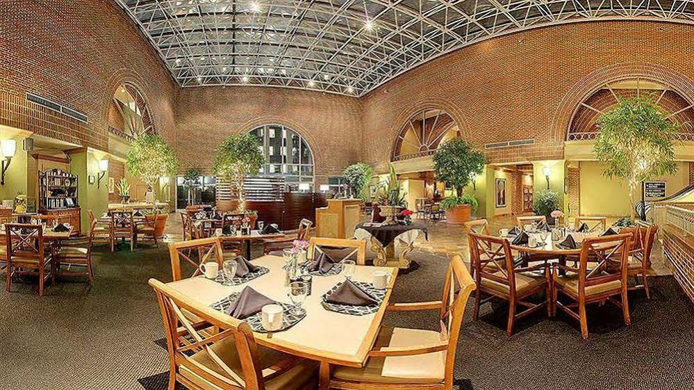 Sheraton Raleigh Hotel Bagian luar foto